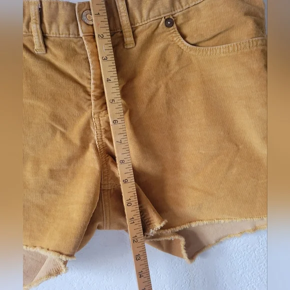 Gap Women's Courduroy Shorts Size 12 - Picture 5 of 9